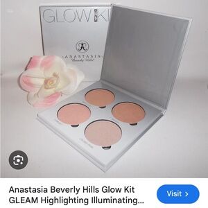 Anastasia Beverly Hills Glow Kit in Gleam